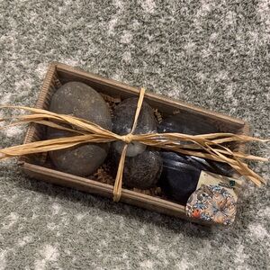 Natural Wonders Rock Candle 3 Pack Boxed Set Resale Vintage 3.5x6.5x1.5”